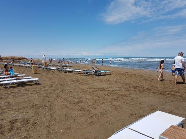 beach_baku_aserbaidschan_see_breeze_resort01